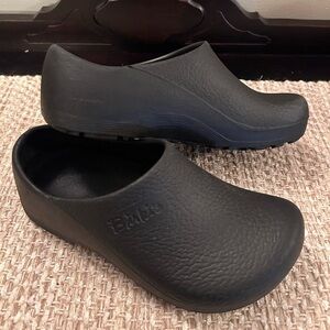 Birkenstock Profi-Birki Clogs, Black, Women's 5.5M (EU 36) Fluid Resistant Nurse